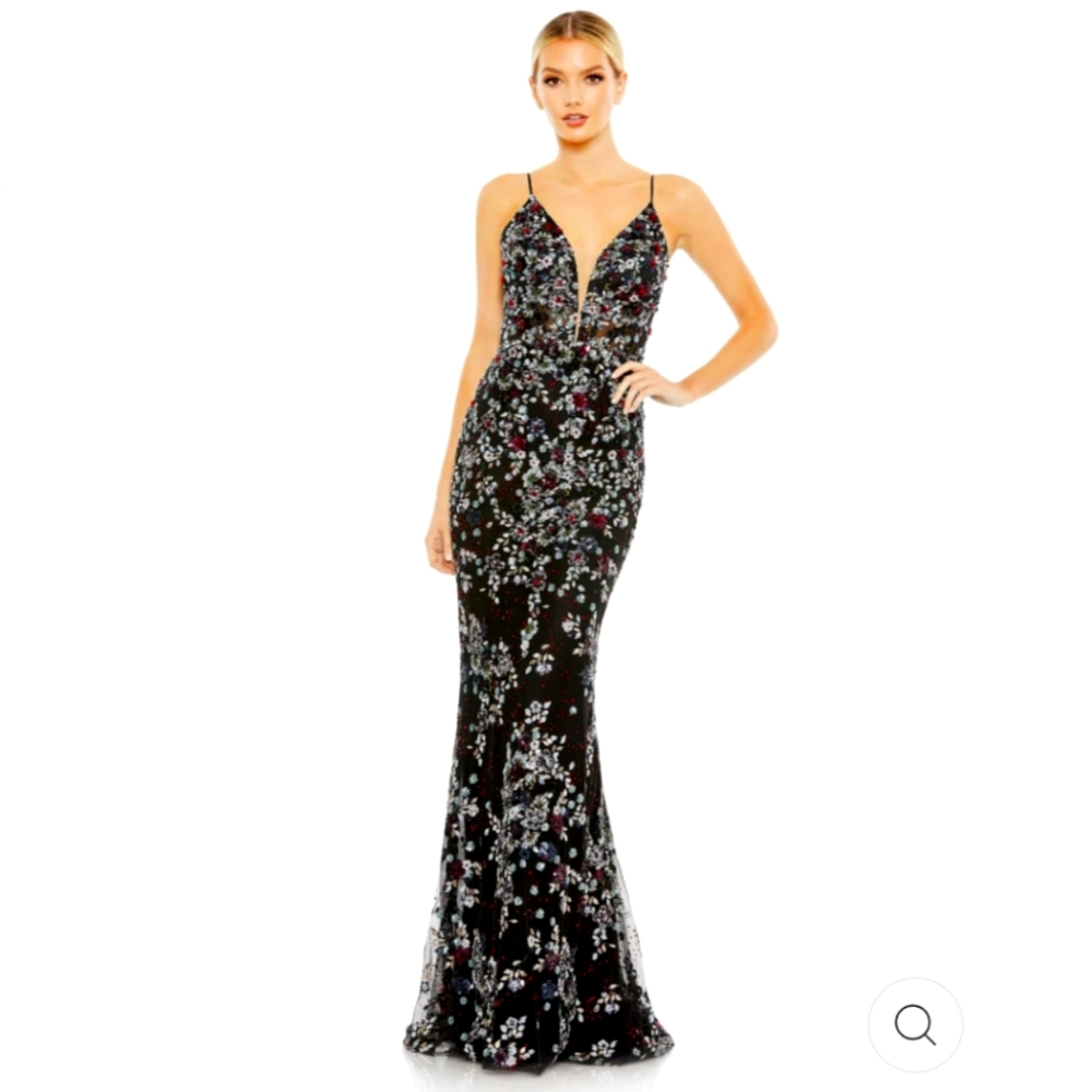 NWT Mac Duggal EMBELLISHED PLUNGE NECK SLEEVELESS GOWN